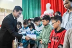 Mang học bổng “Nối trọn yêu thương – Nâng bước đến trường” đến tỉnh Hà Nam