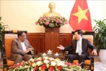 Phó Thủ tướng Phạm Bình Minh tiếp Thứ trưởng Thường trực Bộ Ngoại giao Banglades