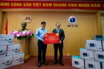Vingroup trao tặng 1.700 máy thở và tài trợ hoá chất xét nghiệm Covid-19