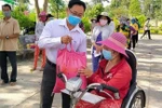 Thầy cô góp gạo giúp học trò khó khăn trong mùa Covid-19
