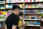 Người bán văn phòng phẩm choáng với danh mục sách "lạc nhiều hơn bia”