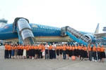 Vietnam Airlines tiếp tục hành trình “Tô cam bầu trời” vì bình đẳng giới