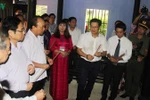 Thủ tướng dâng hương tại Nhà lưu niệm Bác Hồ ở Huế