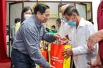 Thủ tướng: Đón người dân về quê an toàn, chăm lo để mọi người đều có Tết