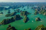 Lan Hạ đẹp ngỡ ngàng từ góc nhìn trên cao