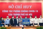 Techcombank trao tặng 15 tỷ đồng hỗ trợ Thủ đô Hà Nội chống dịch