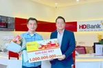 Khách hàng HDBank rộn ràng nhận thưởng “tiền tỷ”