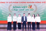 Trao học bổng Rồng Việt – Chắp cánh ước mơ cho sinh viên vượt khó