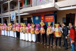 Trường Huỳnh Thúc Kháng trao gần 200 suất học bổng và quà Tết cho học sinh nghèo