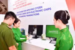 Vietcombank triển khai ứng dụng CCCD gắn chip trong các giao dịch ngân hàng
