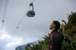 Theo chân những “gã điên” mở lại lối kéo cáp treo lên Fansipan
