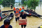 Cơn bão đi qua, tình người ở lại