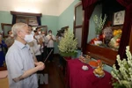 Tổng Bí thư dâng hương tưởng niệm Chủ tịch Hồ Chí Minh