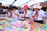 "Cả khu phố này, có đứa nào nghỉ hè mà không đi học thêm đâu?"