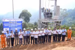 “Thần tốc" đưa điện lưới quốc gia về khu tái định cư Làng Nủ