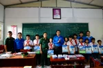 Chia sẻ yêu thương tới đảo xa