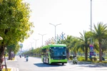 Xe buýt điện Vinbus chính thức tham gia mạng lưới vận tải công cộng Hà Nội