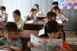 Trao đổi với Giáo sư Đinh Quang Báo về vấn đề quá tải và tích hợp sách giáo khoa