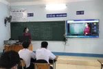 Giáo viên vừa dạy trực tiếp lẫn trực tuyến mà không tăng giờ vượt tiết