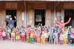 Những cặp vợ chồng gieo chữ nơi “không chợ, không sóng điện thoại, không điện"