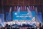 Vinschool trao học bổng kiến tạo cho 30 học sinh xuất sắc vượt khó