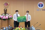 Vietcombank trao 25 tỷ đồng hỗ trợ Bộ Y tế mua vắc xin phòng COVID-19 