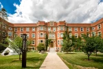 5 trường đại học ở Canada nổi tiếng đào tạo điều dưỡng có mức lương cao