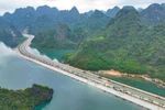 Những cung đường “check-in” Quảng Ninh đẹp như tranh vẽ