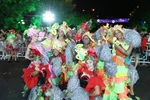 Khán giả thích thú với màn múa lửa trong Lễ hội carnival đường phố đêm 30/6