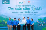 BIDV thực hiện “Trao máy tính, gửi tương lai” và trồng cây xanh tại Thanh Hóa