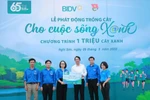 BIDV thực hiện “Trao máy tính, gửi tương lai” và trồng cây xanh tại Thanh Hóa