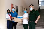 Học sinh trường Võ Trường Toản tặng 500 khẩu trang y tế cho bộ đội biên phòng