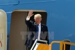 Hình ảnh Tổng thống Hoa Kỳ Donald Trump đặt chân tới Đà Nẵng 