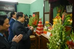 Chủ tịch Quốc hội thắp hương tưởng nhớ Chủ tịch Hồ Chí Minh tại Nhà 67