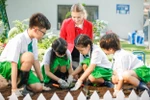 Giáo dục bằng trái tim để gặt hái yêu thương