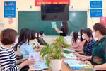 Lợi nhuận nhà xuất bản hưởng, sao bắt giáo viên góp ý sách giáo khoa không công?
