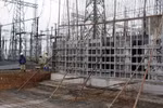 Khẩn trương hoàn thành lắp đặt tạm máy biến áp 500 kV tại trạm biến áp Nho Quan