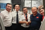 Tất cả người thân 2 đội vô địch được Vietjet tặng vé bay khắp châu Á suốt cả năm
