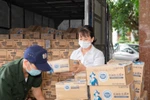 Sữa yêu thương tiếp sức y bác sĩ vào miền Nam chống dịch