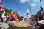 CHIN-SU mang chảo cơm có thịt đặc biệt lên vùng cao nhân dịp 20/11
