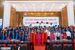 Trường ĐH Thương mại trao bằng Tiến sĩ, Thạc sĩ và bế giảng cao học khóa 28B
