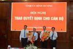 Trao Quyết định công nhận Chủ tịch HĐT, Hiệu trưởng Trường ĐH Thủ Dầu Một