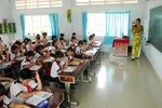 Từ 1/7, giáo viên đạt chuẩn sẽ có thể được xếp cùng mức lương khởi điểm?