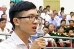 Đánh trống kêu oan, chặn kiệu quan và vây trụ sở