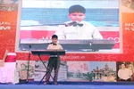 Chàng trai khiếm thị nghị lực, đa tài chơi được nhiều nhạc cụ