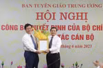Trao quyết định của Bộ Chính trị về công tác cán bộ