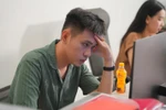 Làm việc mùa cao điểm và tình trạng đuối sức ở người lao động