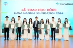30 sinh viên Viện Ngân hàng - Tài chính nhận học bổng từ Ngân hàng KEB Hana