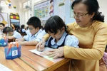 Thầy cô đang vào mùa khai biểu mẫu, giấy tờ đánh giá, phân loại cán bộ