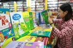 Công thức "bia kèm lạc" lấy tiền của phụ huynh khi bán sách giáo khoa